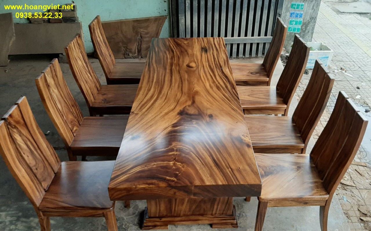 Bộ bàn gỗ me tây nguyên khối 8 ghế.
