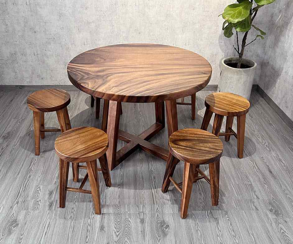 Ghế đôn gỗ kết hợp với bàn tròn