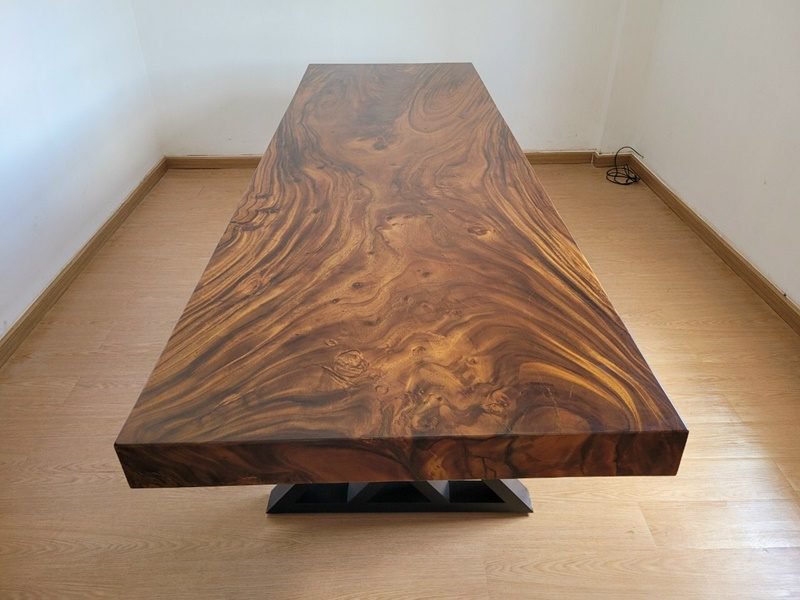 Mặt bàn gỗ me tây nguyên tấm cạnh thẳng 