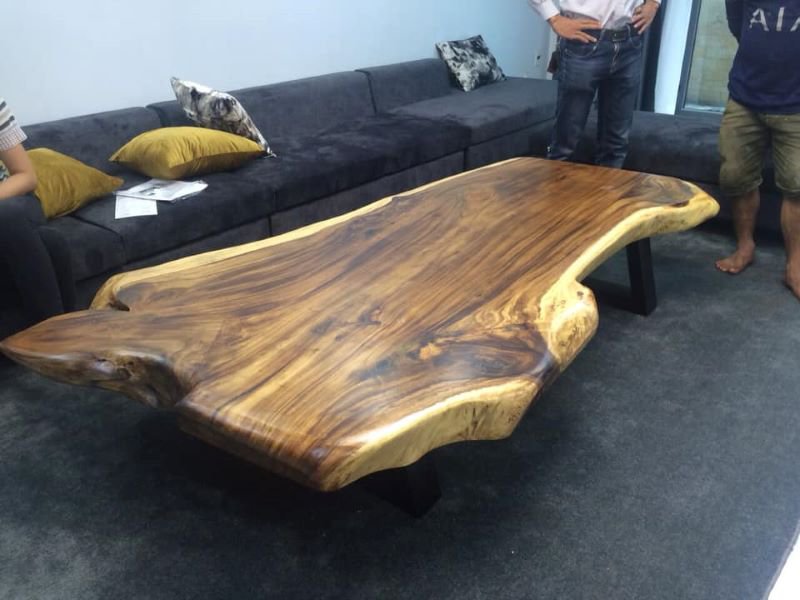 Sofa nệm mặt gỗ nguyên khối